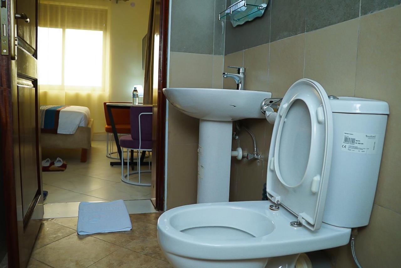 Jarin Hotel Kampala Esterno foto